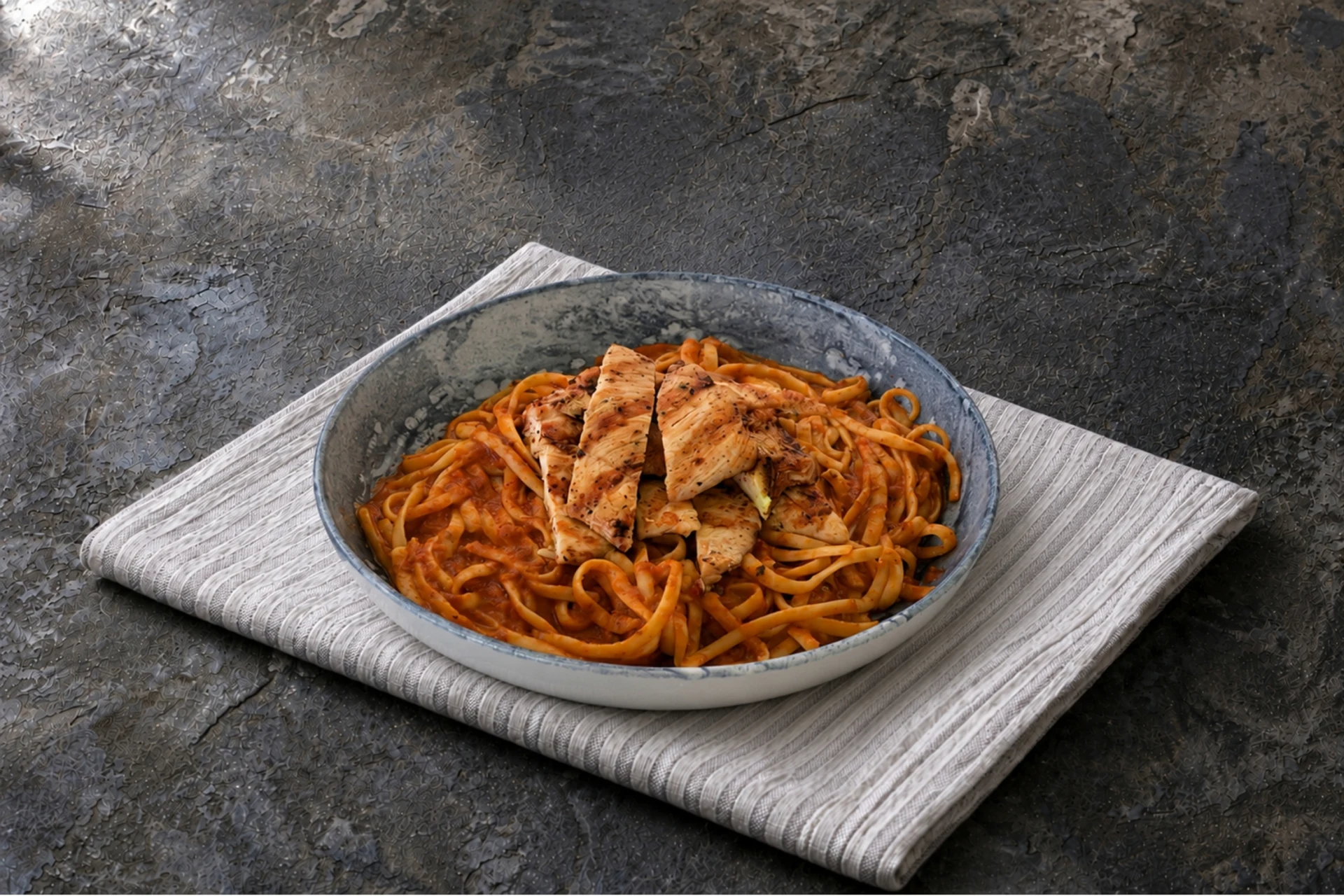 Napoliten Soslu Tavuklu Spagetti