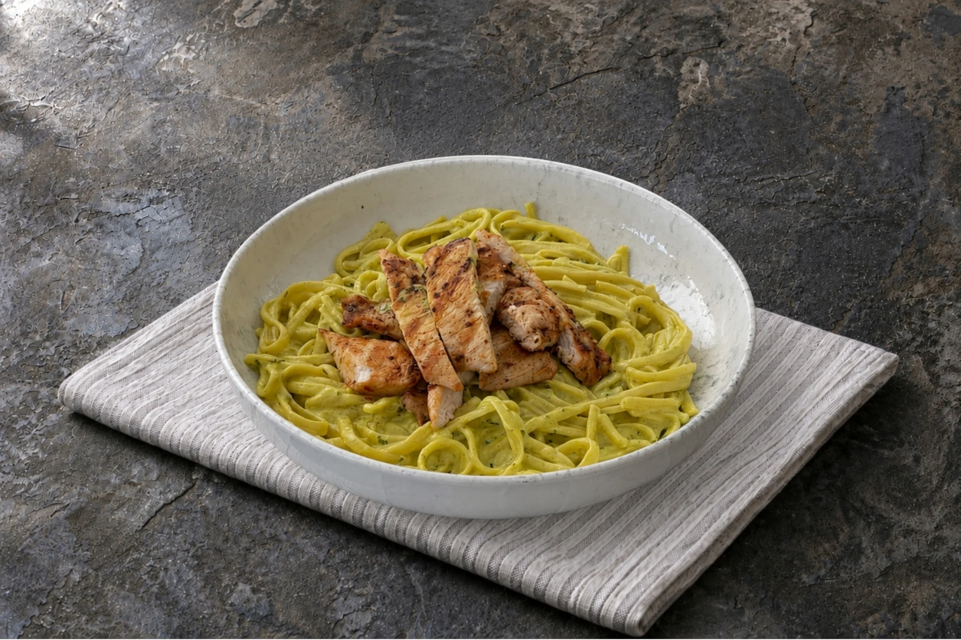 Tavuklu Kremalı Spagetti